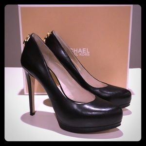 Size 7 Michael Kors Black Pumps